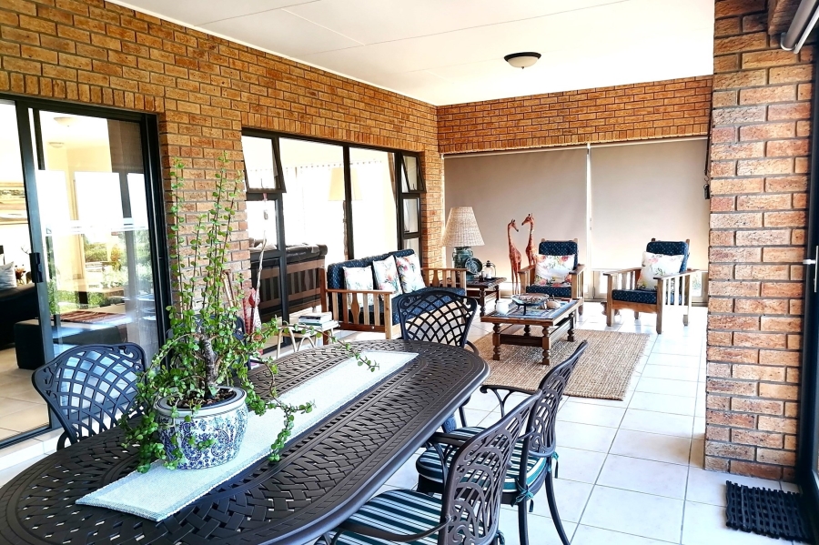 4 Bedroom Property for Sale in Stilbaai Wes Western Cape